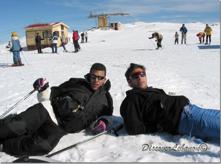 Skiers in Faraya