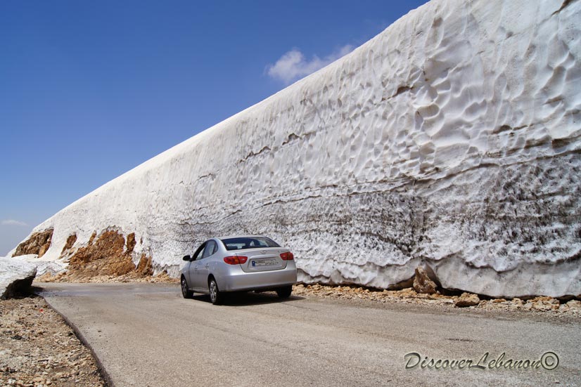 Wall of snow in Dahr el Kadib