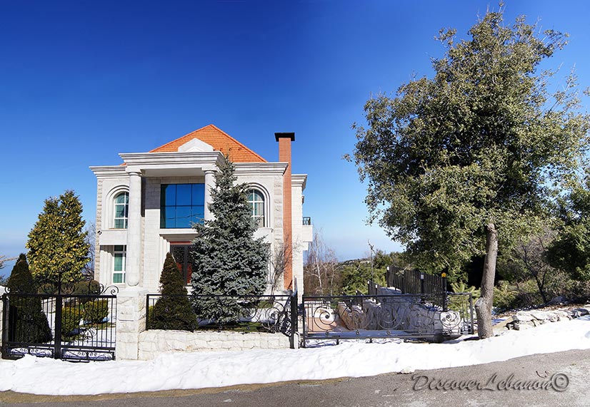House in Annaya with snow