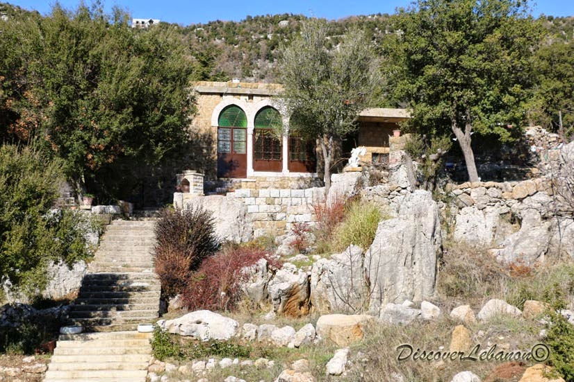 Path to a house in Ehmej