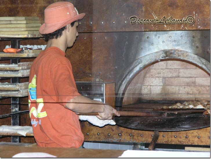 Manouchi ZahatarwZeit