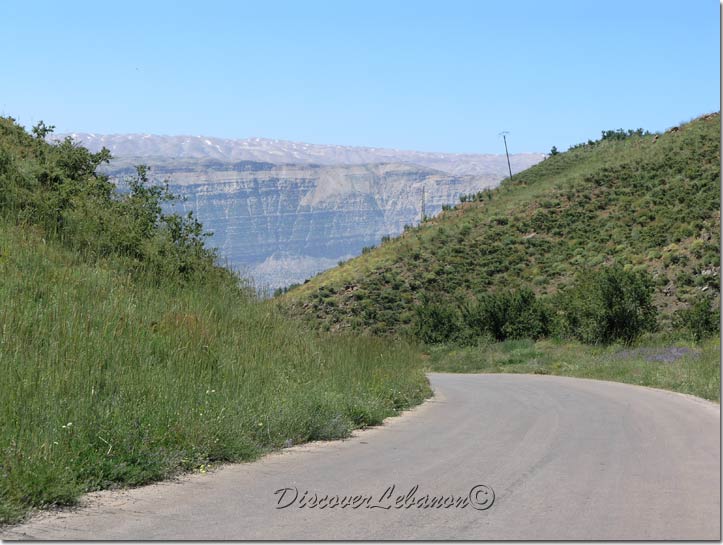 Road leading to Akoura