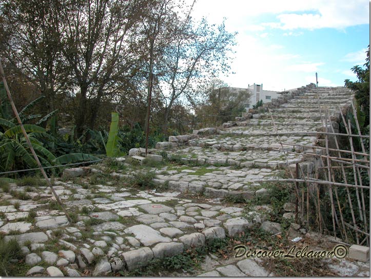 Old road of old bridge