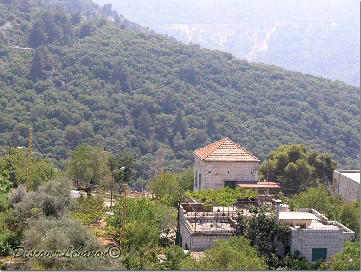 Houses and valley in Darhoun