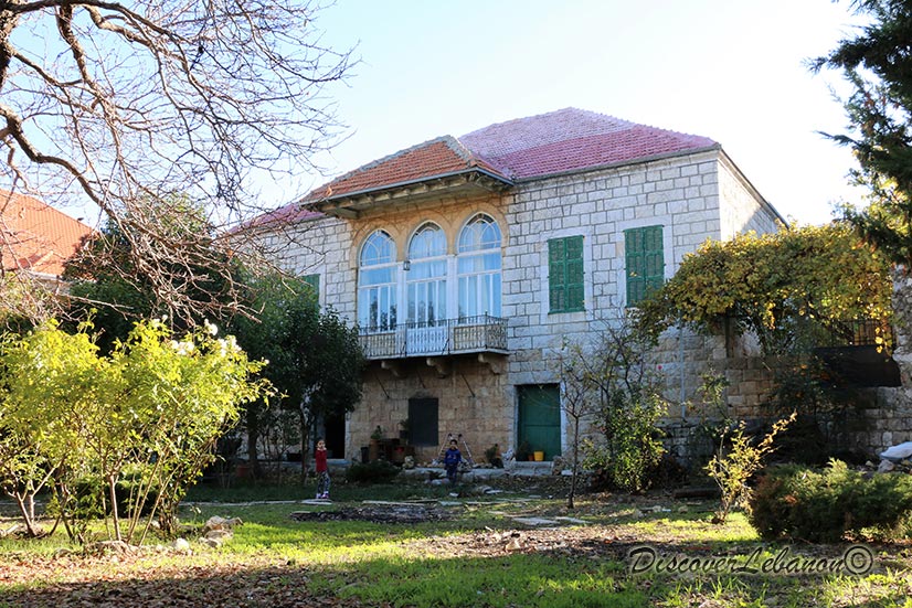 Kids playing in Douma