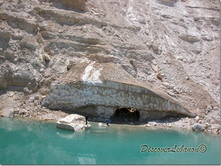 Sir El Dennieh, spring Sukkar